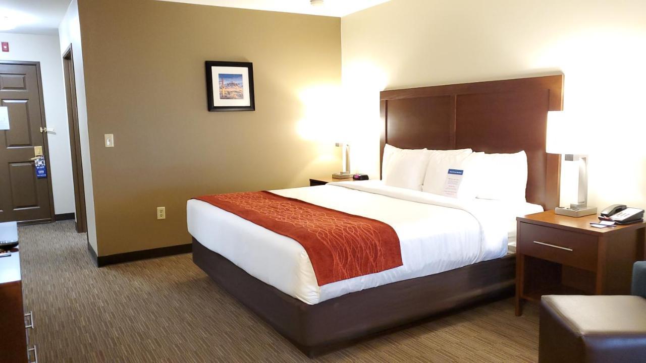 Comfort Inn & Suites Tempe Phoenix Sky Harbor Airport Extérieur photo