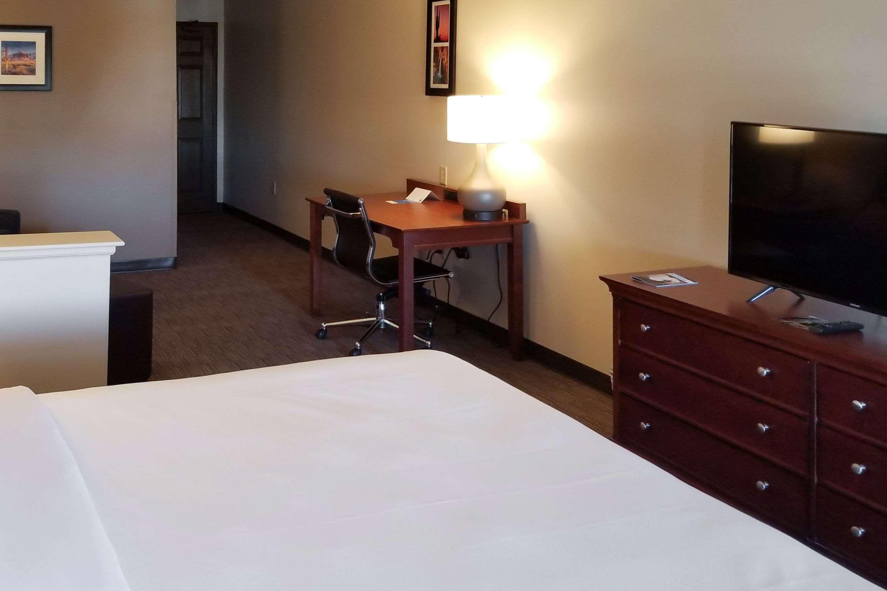 Comfort Inn & Suites Tempe Phoenix Sky Harbor Airport Extérieur photo