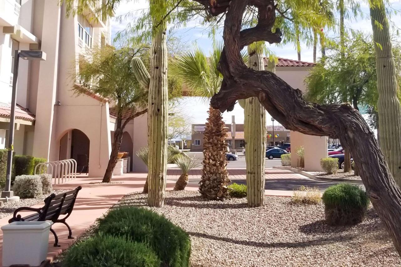 Comfort Inn & Suites Tempe Phoenix Sky Harbor Airport Extérieur photo
