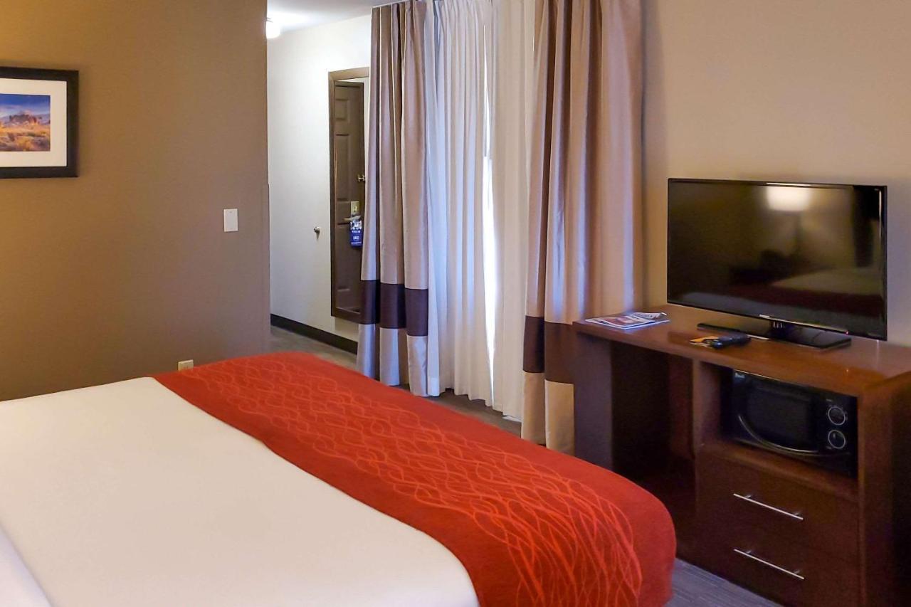 Comfort Inn & Suites Tempe Phoenix Sky Harbor Airport Extérieur photo