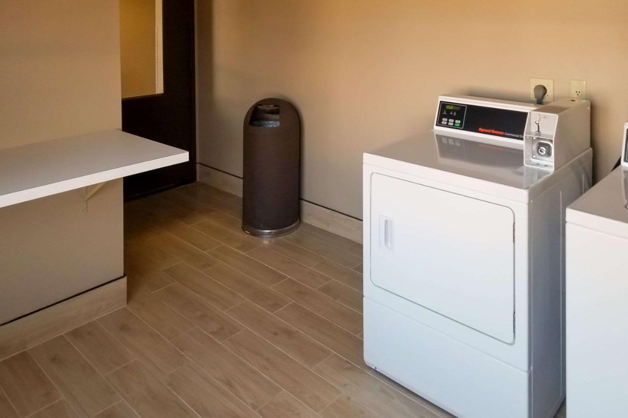 Comfort Inn & Suites Tempe Phoenix Sky Harbor Airport Extérieur photo