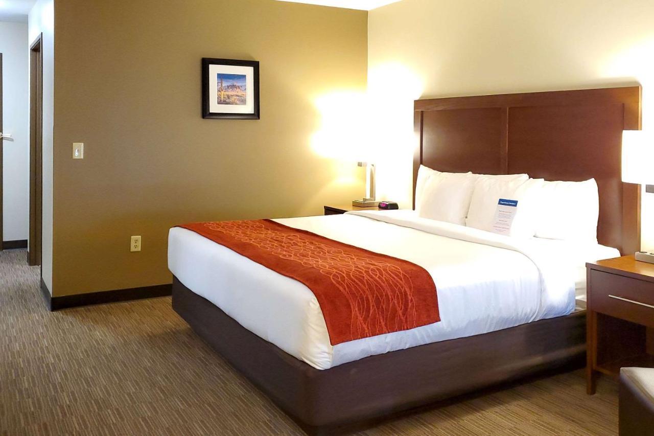 Comfort Inn & Suites Tempe Phoenix Sky Harbor Airport Extérieur photo