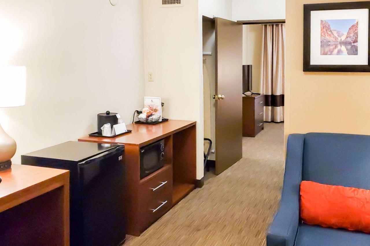 Comfort Inn & Suites Tempe Phoenix Sky Harbor Airport Extérieur photo