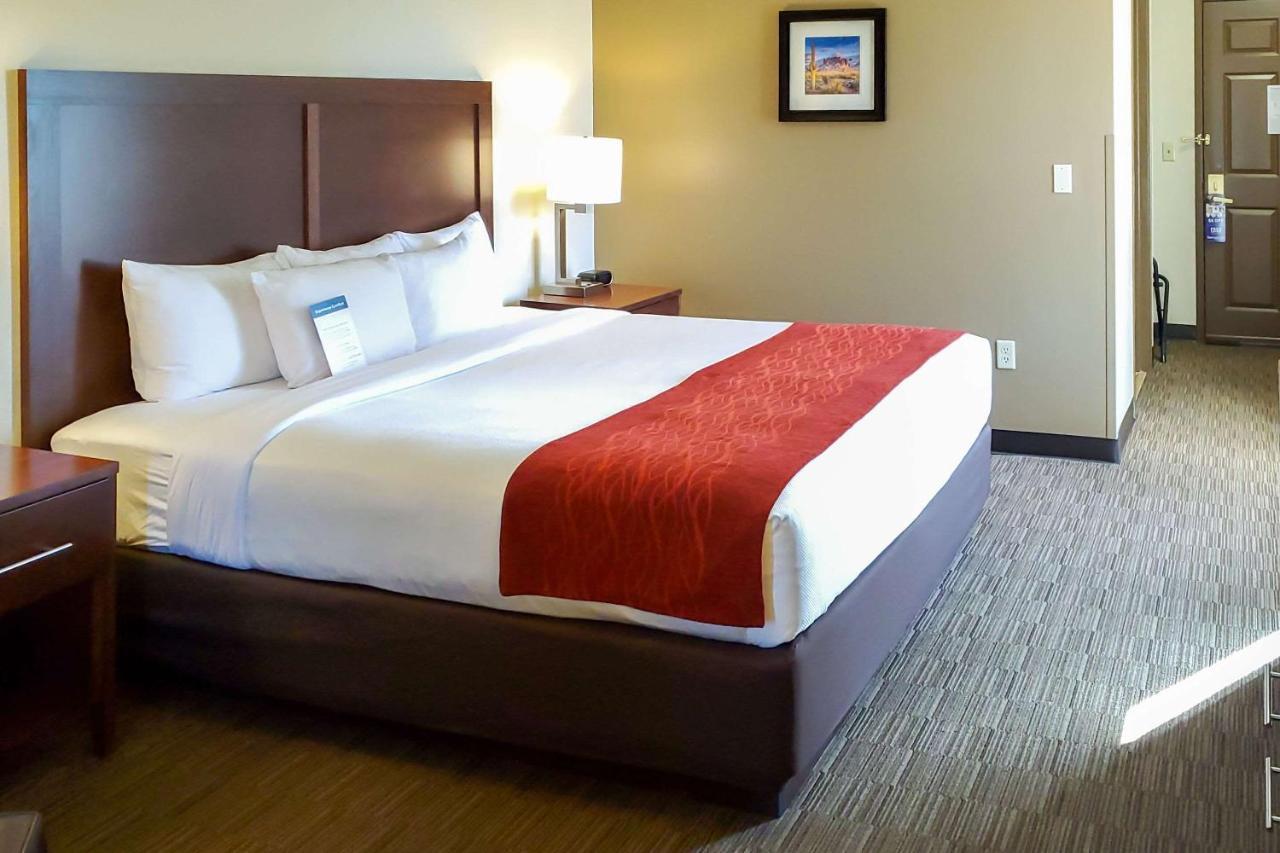 Comfort Inn & Suites Tempe Phoenix Sky Harbor Airport Extérieur photo