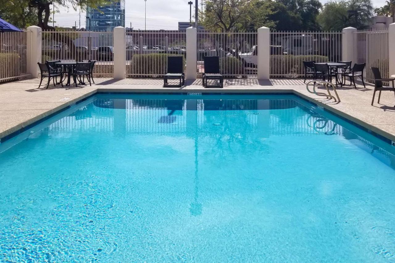Comfort Inn & Suites Tempe Phoenix Sky Harbor Airport Extérieur photo