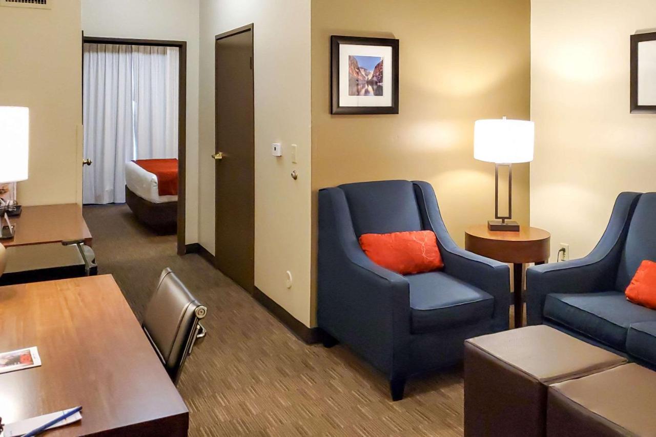 Comfort Inn & Suites Tempe Phoenix Sky Harbor Airport Extérieur photo