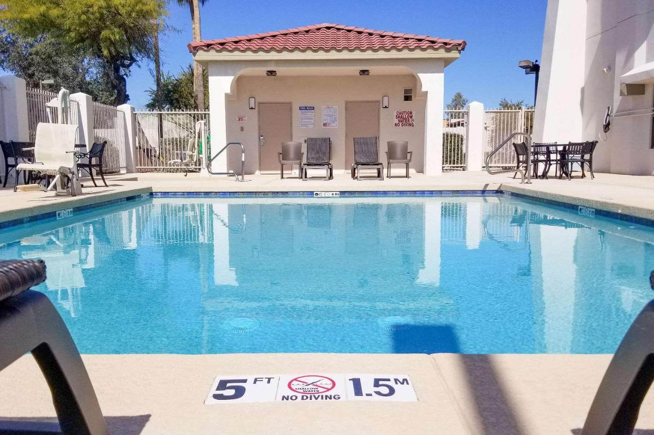 Comfort Inn & Suites Tempe Phoenix Sky Harbor Airport Extérieur photo