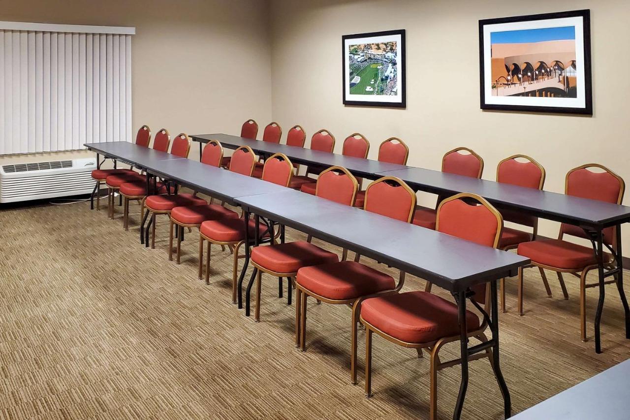 Comfort Inn & Suites Tempe Phoenix Sky Harbor Airport Extérieur photo